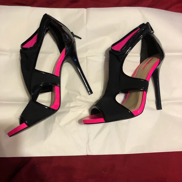 BCBG heels - Picture 2 of 5